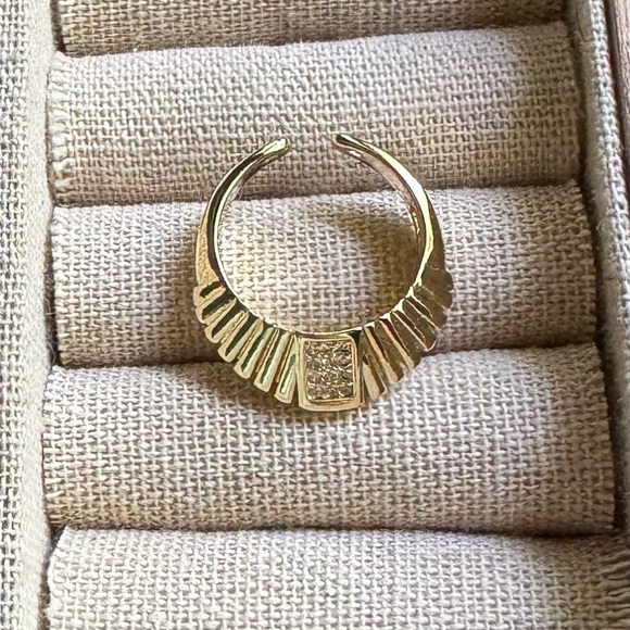 NWOT PrettyBird Adjustable Gold Ring - Picture 5 of 9